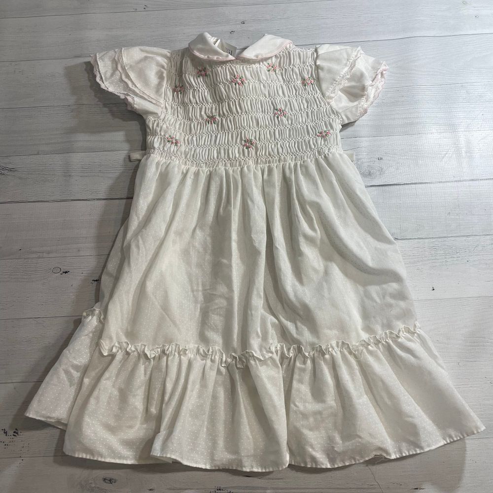 Princess Anne hand smocked dress white size‎ 5